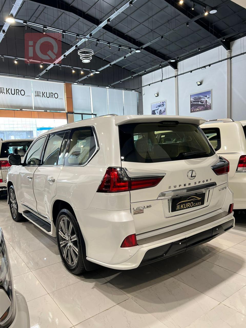 Lexus LX